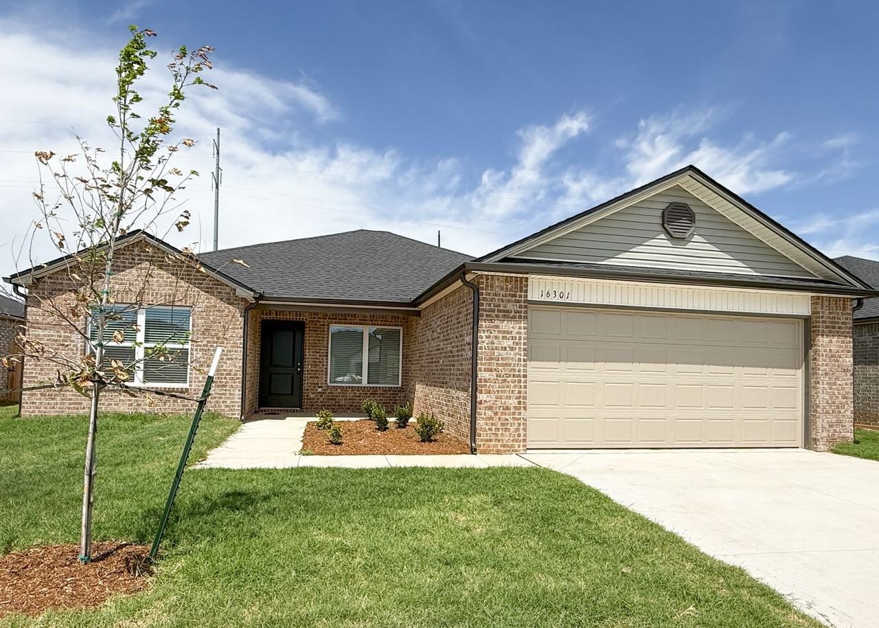 16301 Harvester Dr - Photo 3 of 30