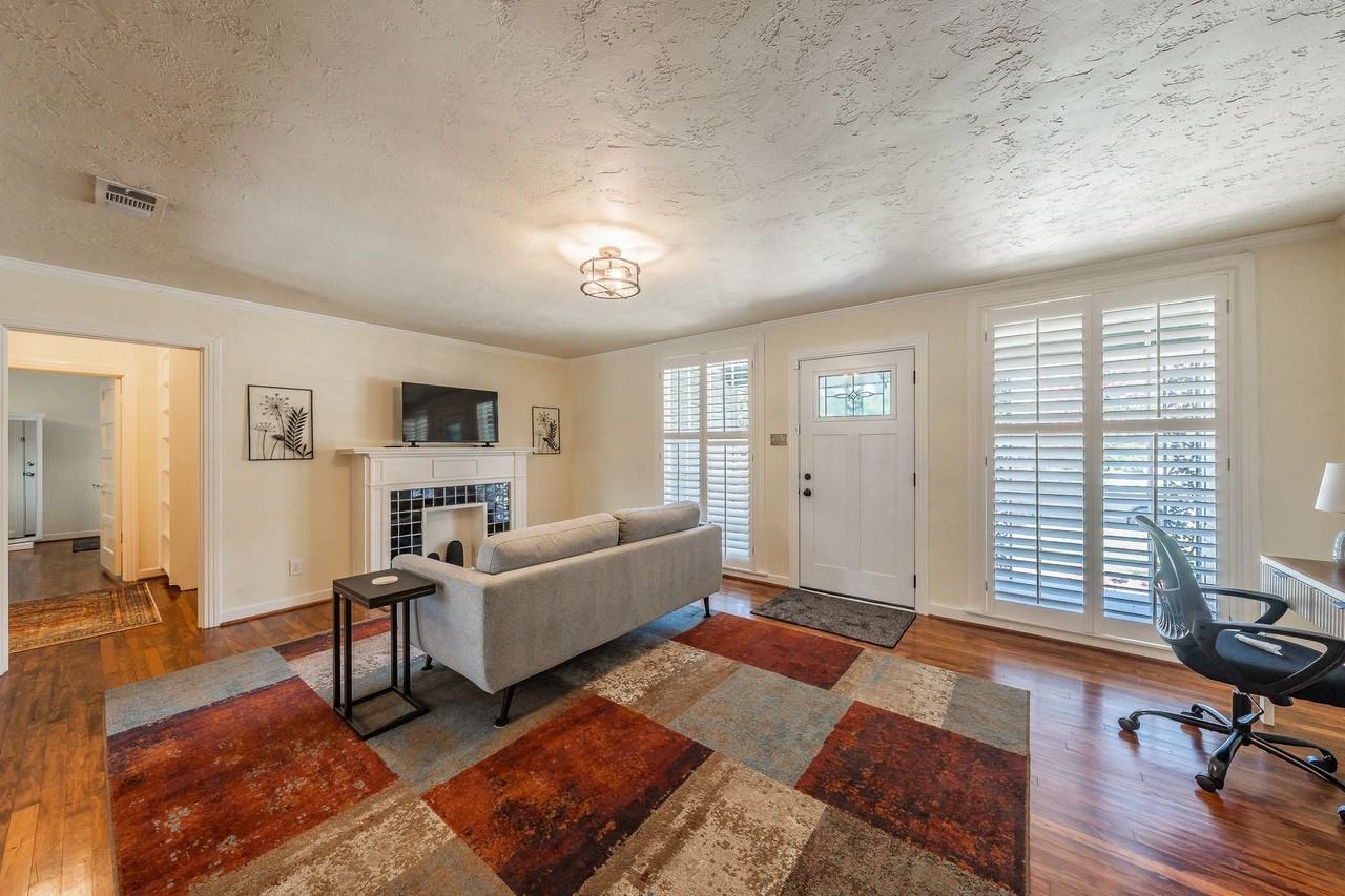 2157 W Lotus Ave - Photo 3 of 46