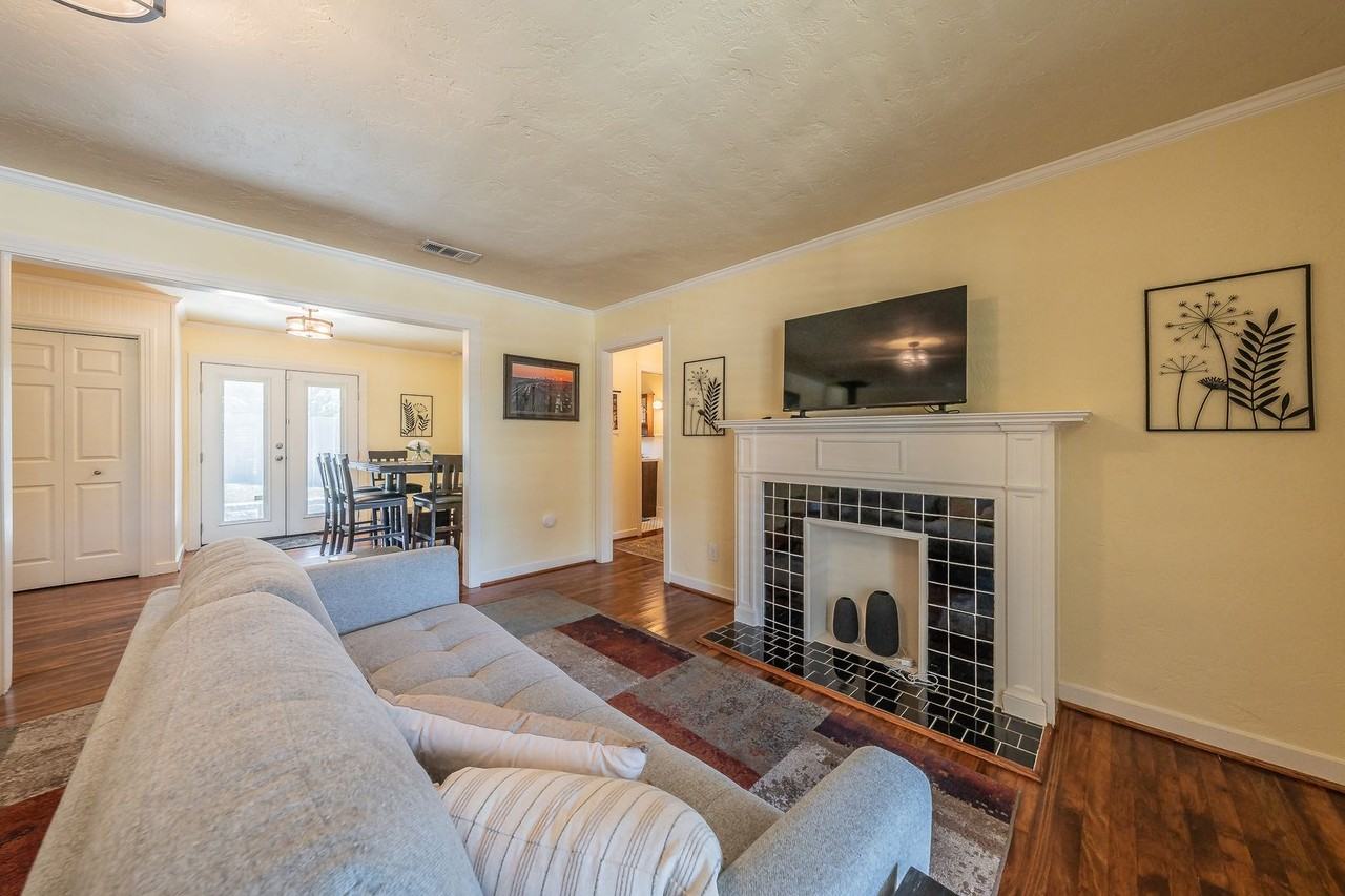 2157 W Lotus Ave - Photo 6 of 46
