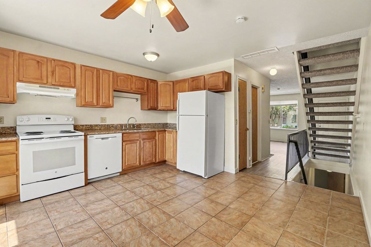 17649 E Loyola Dr #E - Photo 7 of 24