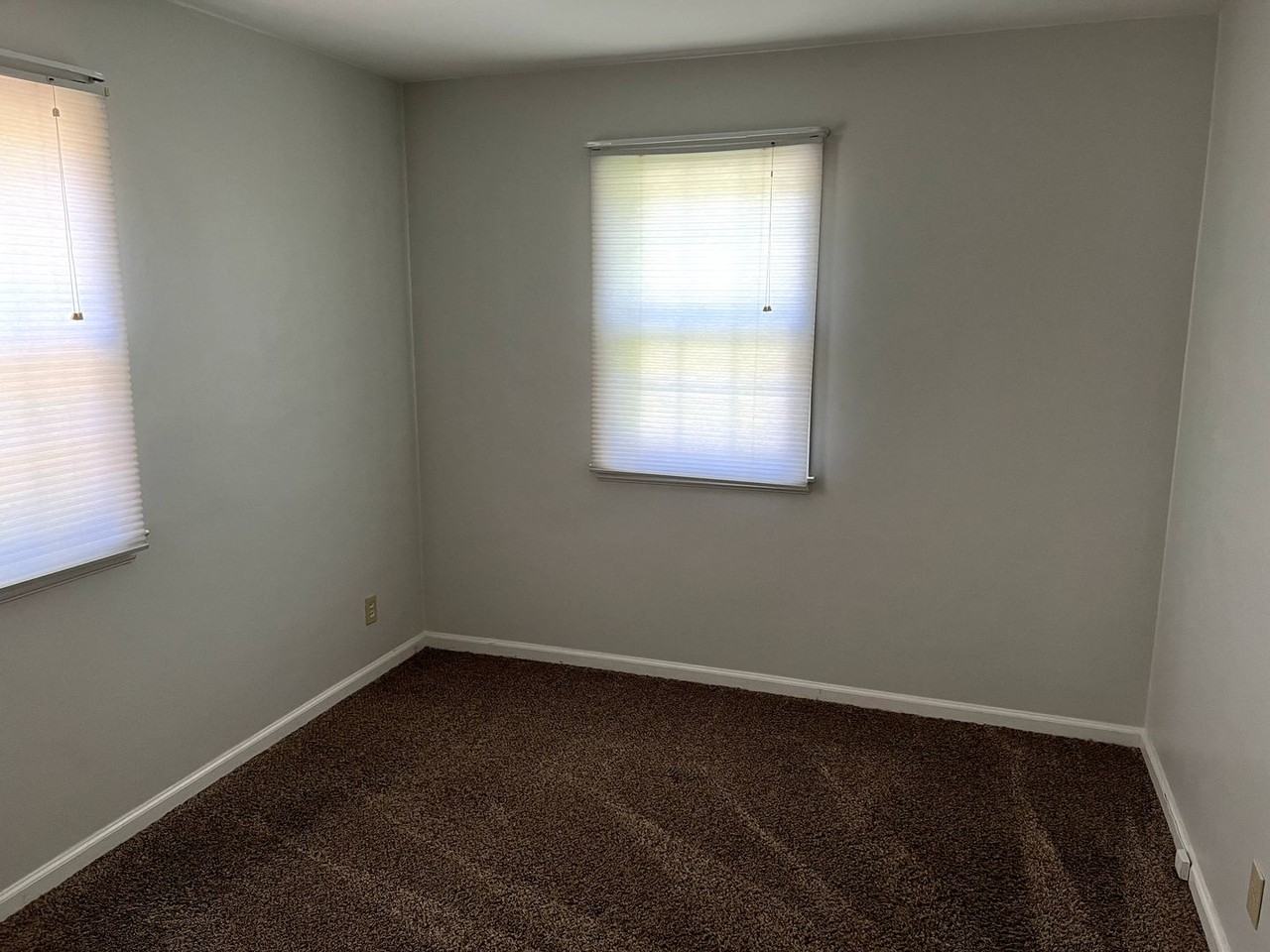 5806 S Highland Dr - Photo 4 of 9