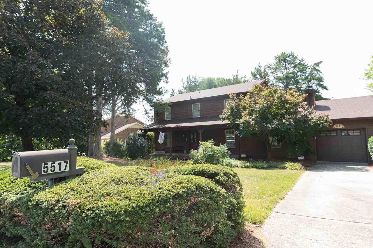 5517 Robinridge Rd - Photo 3 of 50