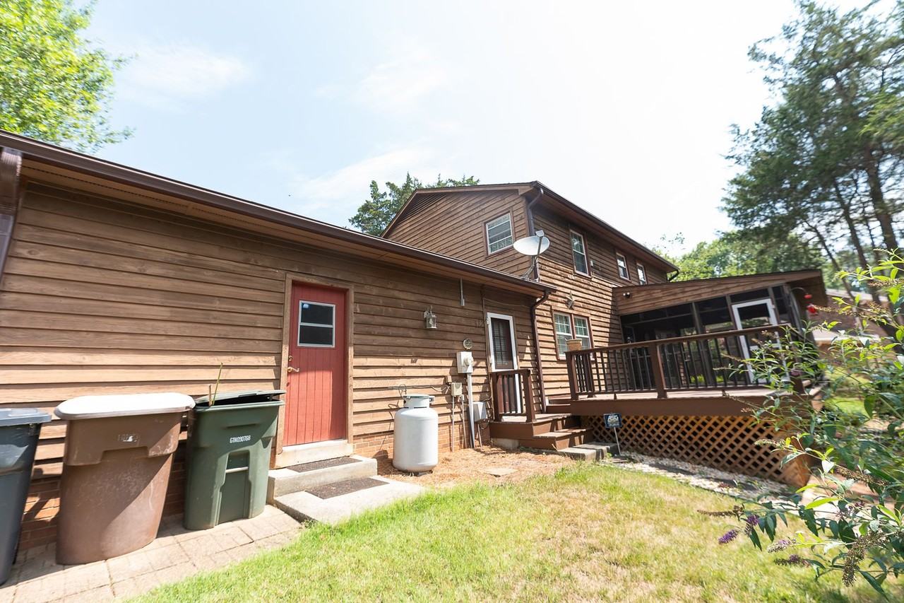 5517 Robinridge Rd - Photo 4 of 50
