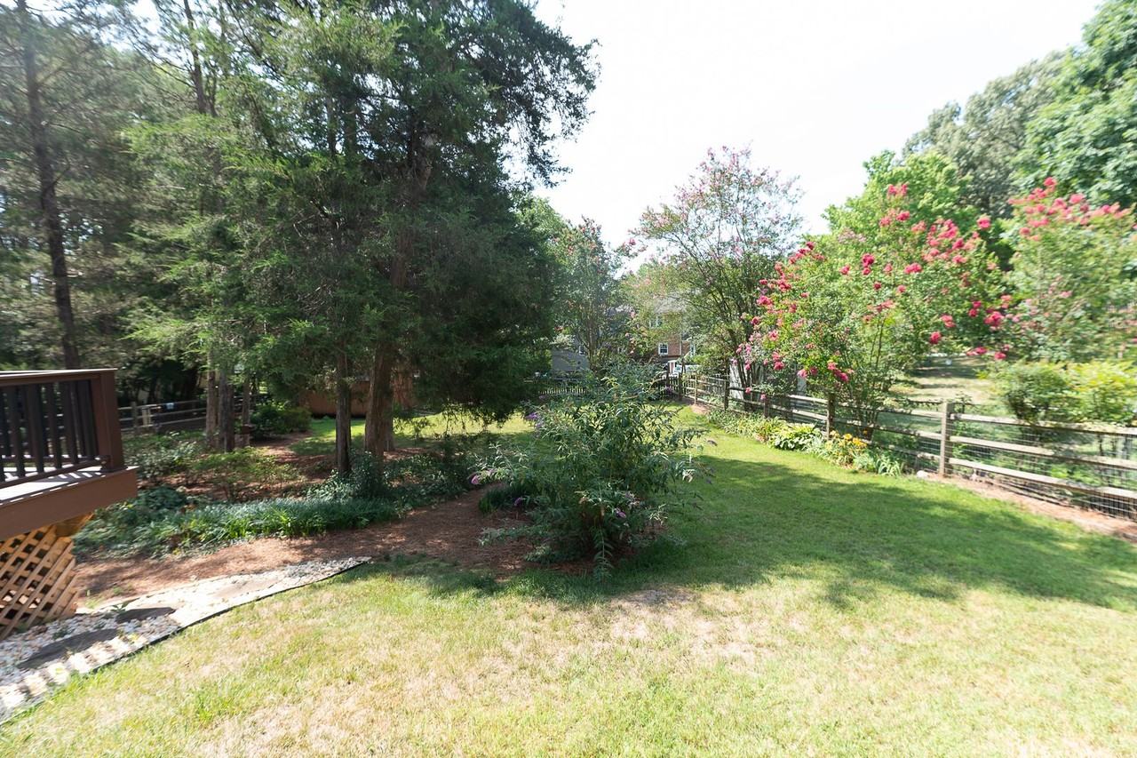 5517 Robinridge Rd - Photo 5 of 50