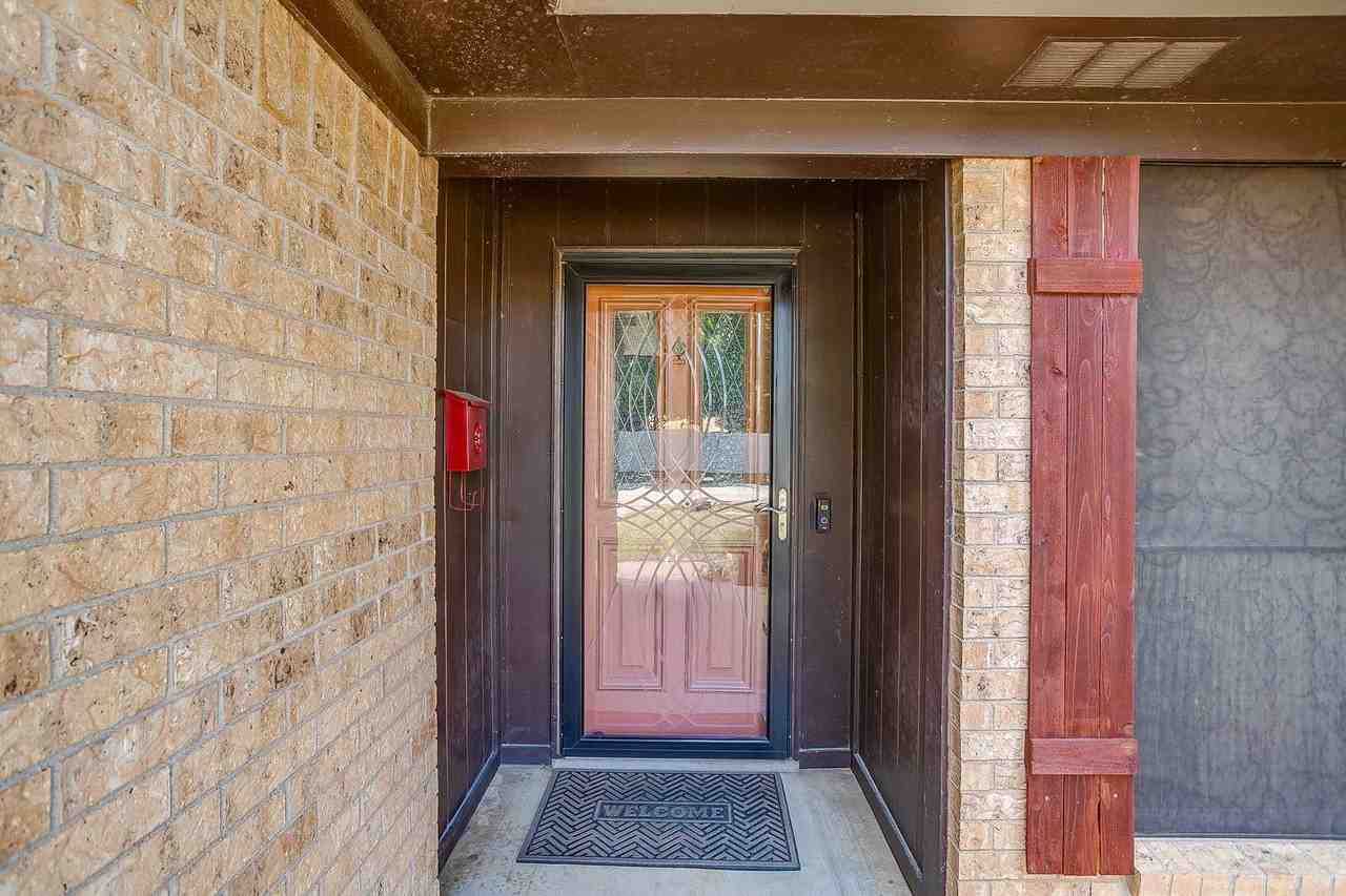 2400 Westpark Way Cir - Photo 2 of 21