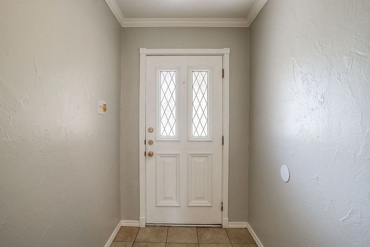 2400 Westpark Way Cir - Photo 3 of 21