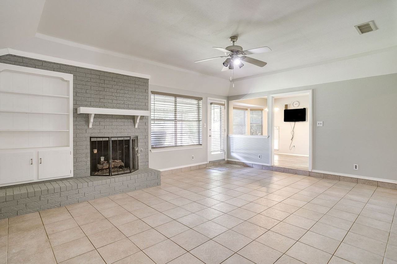 2400 Westpark Way Cir - Photo 4 of 21
