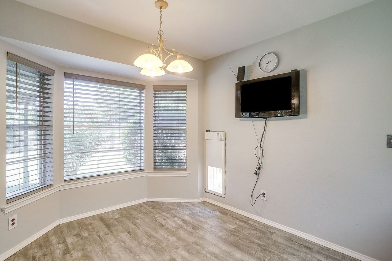 2400 Westpark Way Cir - Photo 6 of 21
