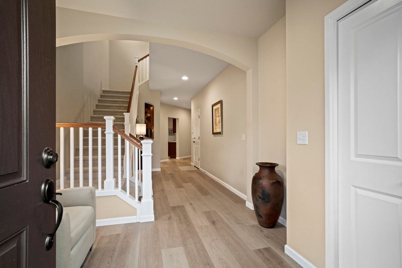 26711 Ne 144th Ct - Photo 3 of 42