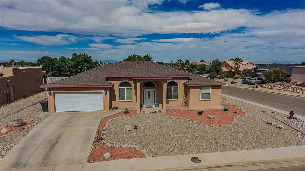 2309 Saguaro Loop - Photo 3 of 33
