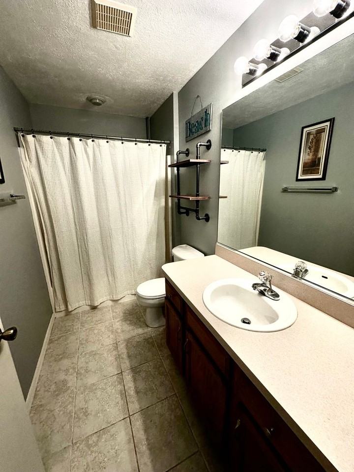 8036 Se 175th Malmaison St - Photo 3 of 10