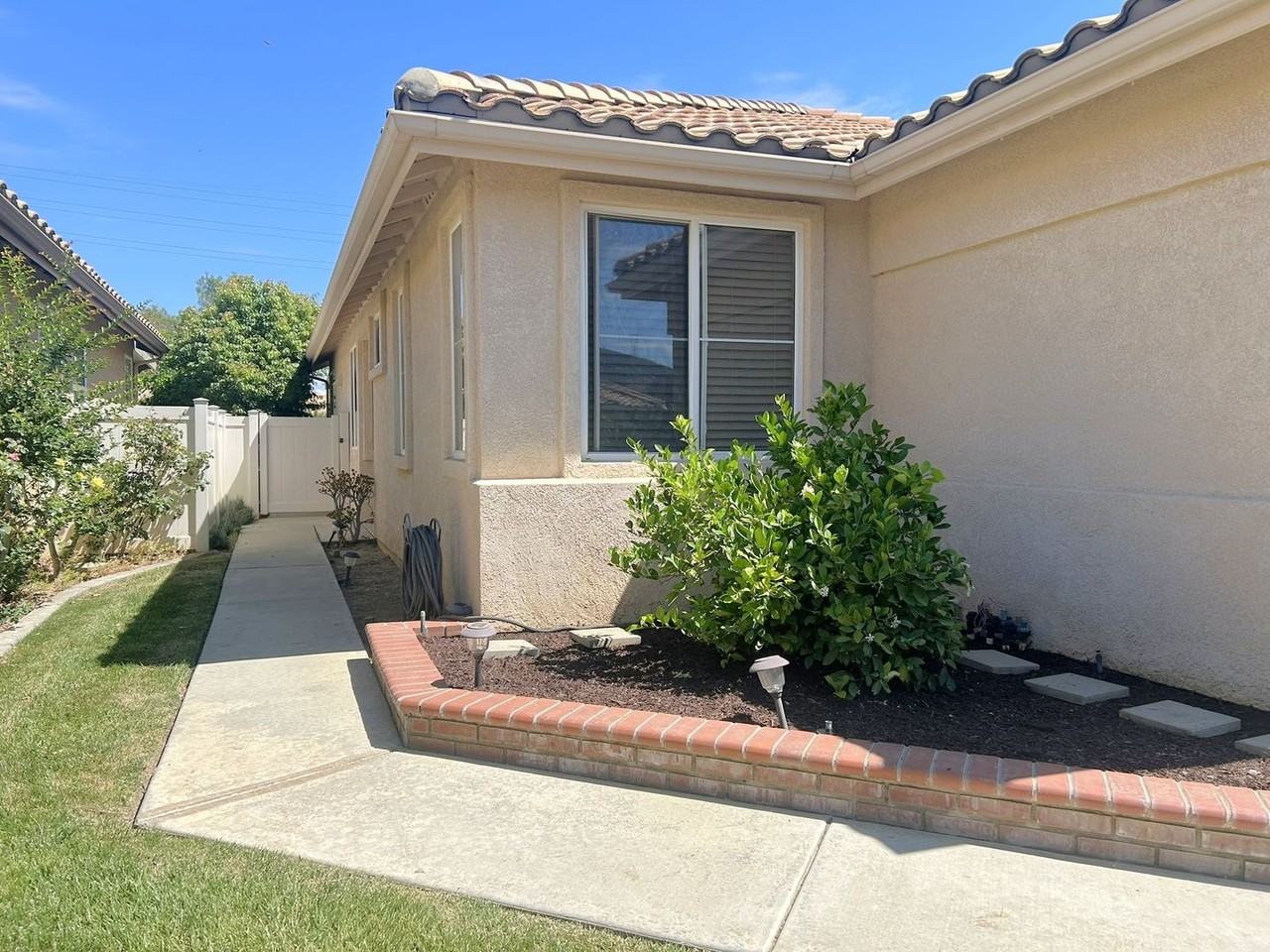 5793 Orange Tree Ave - Photo 2 of 24