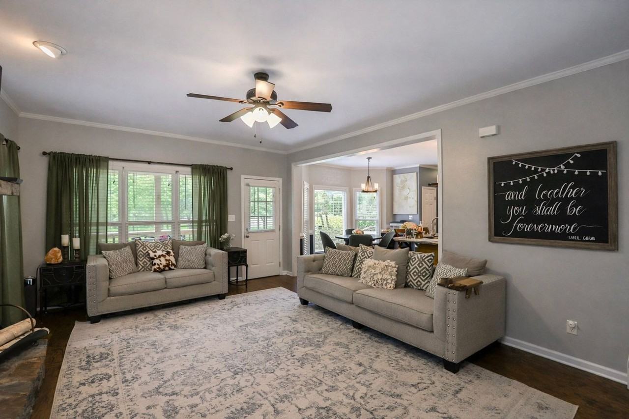 5804 Lanatte Ln - Photo 4 of 34