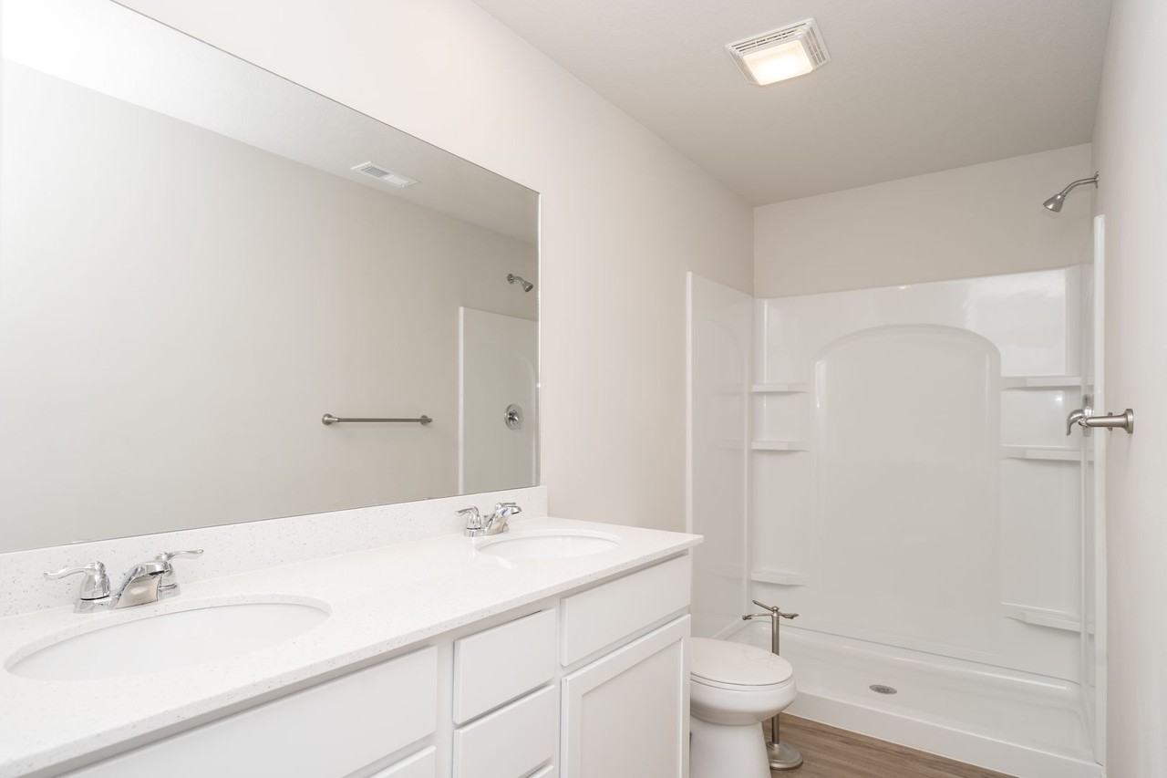 409 409 Juniper St - Photo 6 of 8