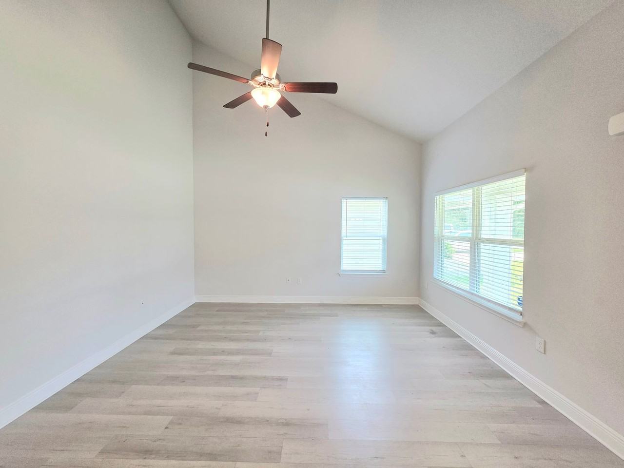 358 Cardinal Cove Ct - Photo 4 of 17