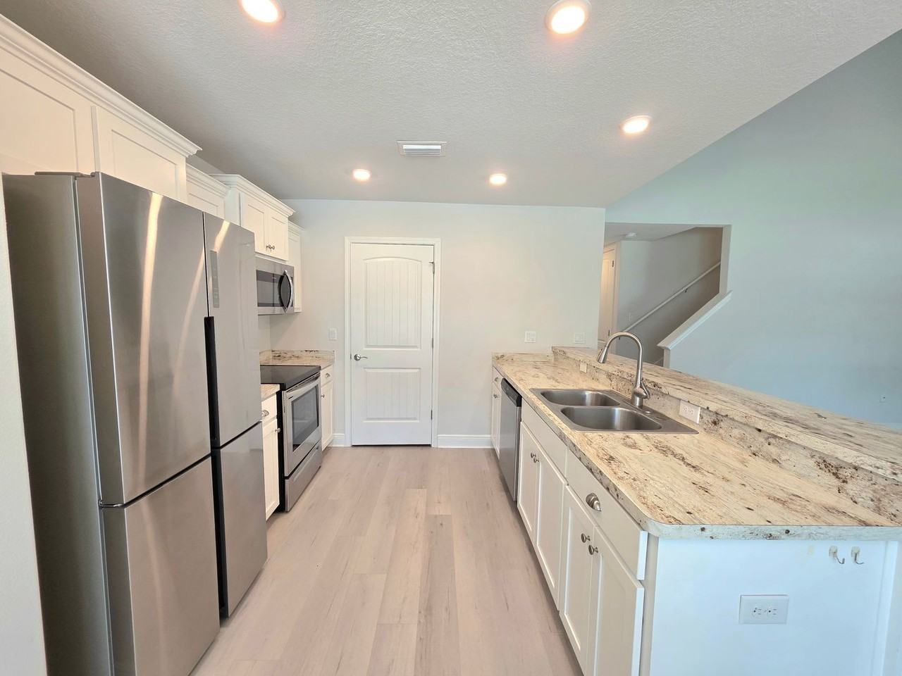 358 Cardinal Cove Ct - Photo 5 of 17