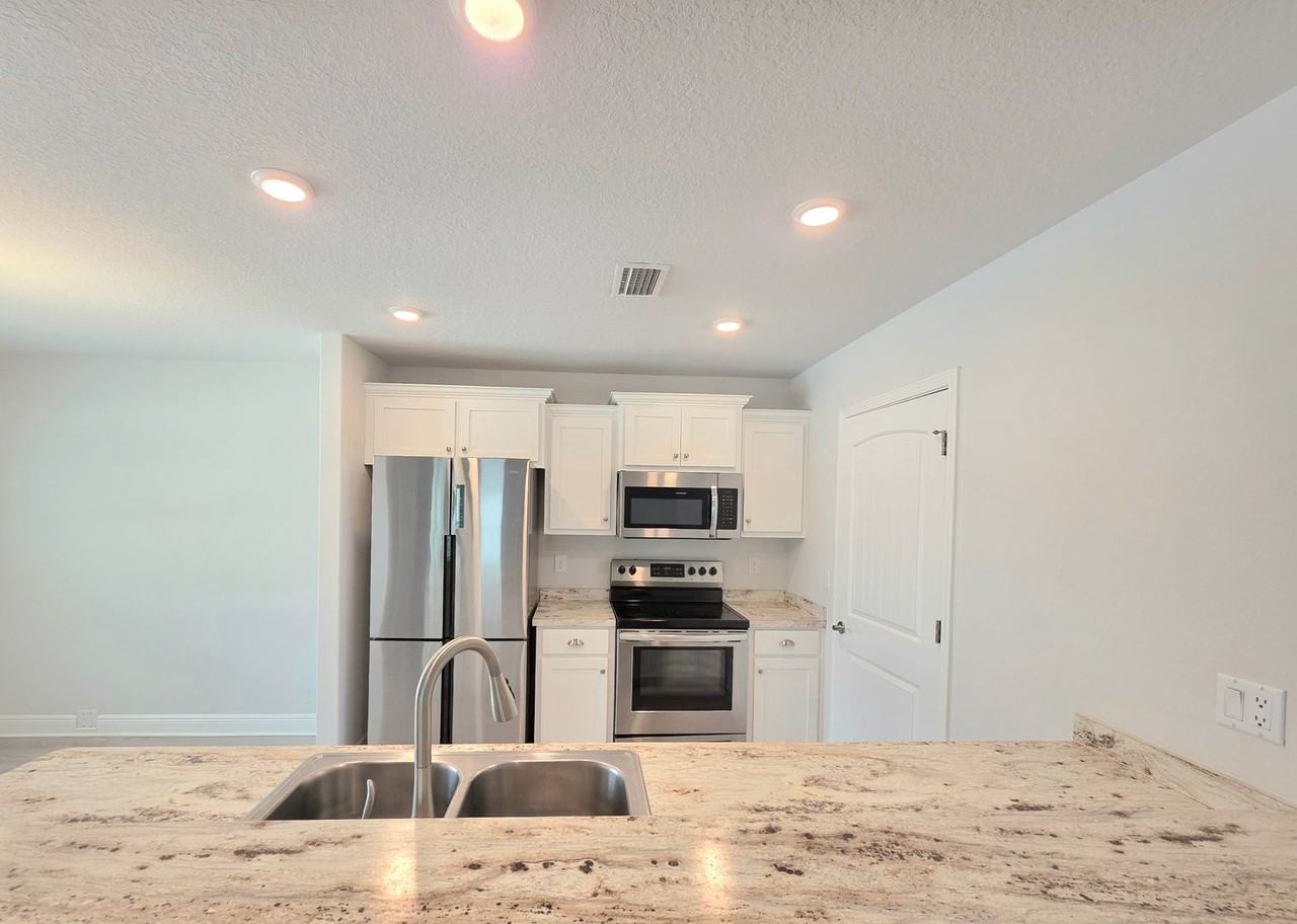 358 Cardinal Cove Ct - Photo 6 of 17