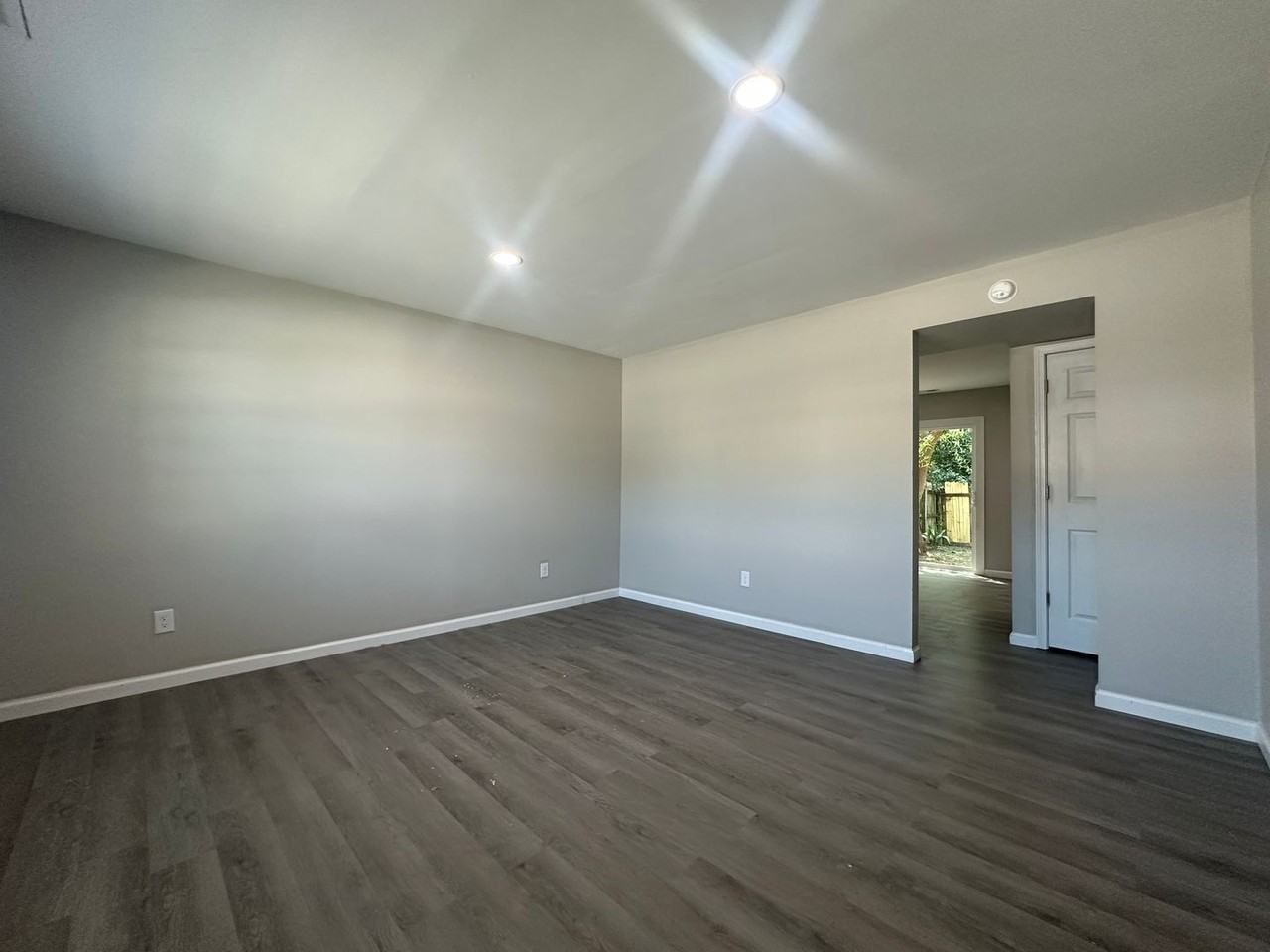606 Myrtlewood Cir - Photo 3 of 20