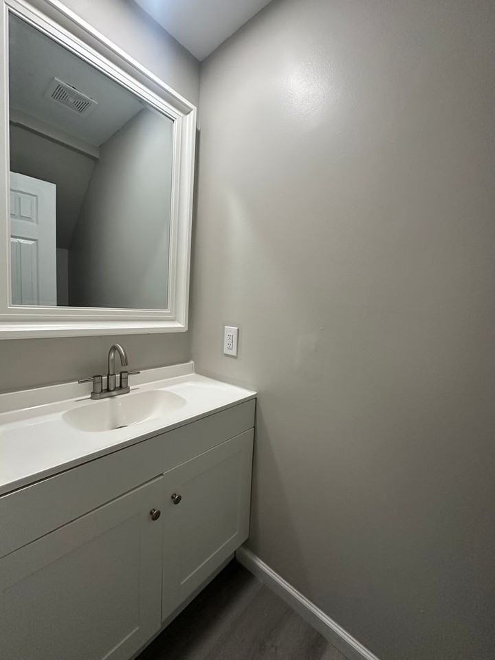 606 Myrtlewood Cir - Photo 5 of 20