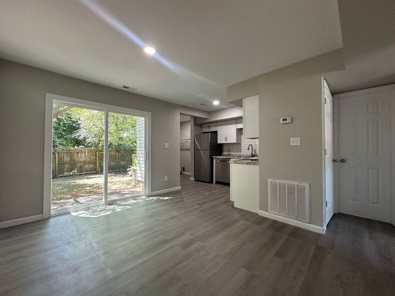 606 Myrtlewood Cir - Photo 7 of 20