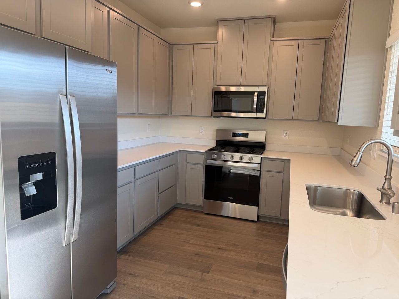 3611 3611 George Sullivan Pkwy - Photo 2 of 24
