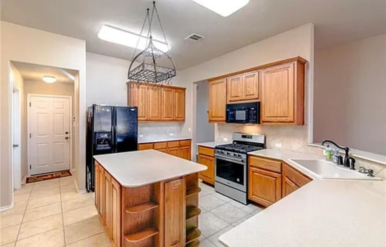 3400 Trickling Springs Way - Photo 5 of 23