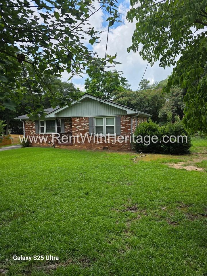 6266 Melrose St - Photo 3 of 41