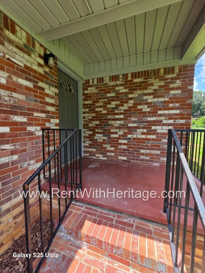 6266 Melrose St - Photo 6 of 41