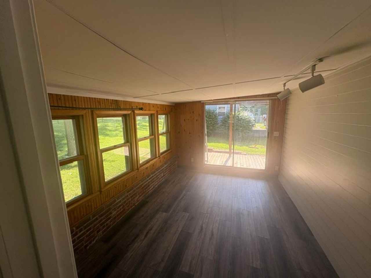 406 N Armstrong St - Photo 7 of 16