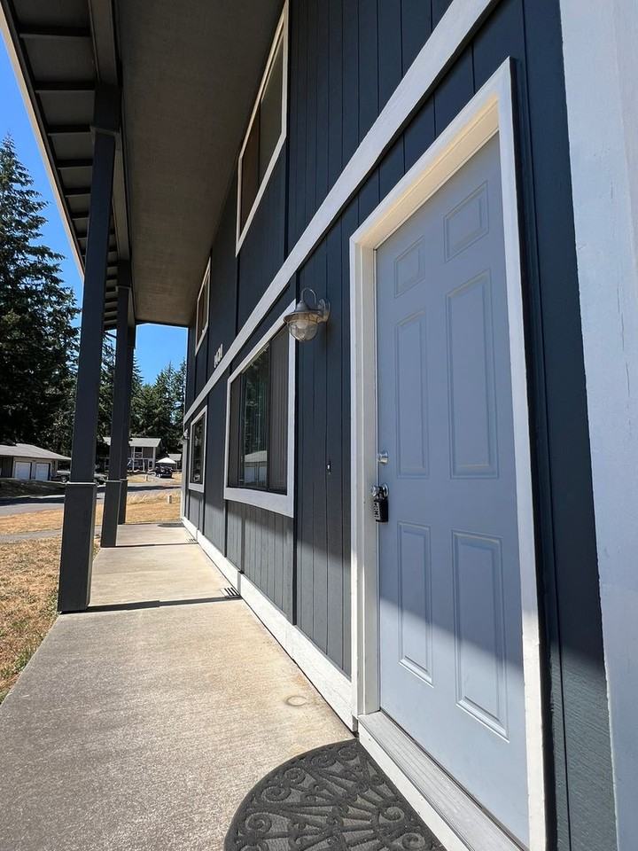 1421B Lapush Way Ne #B - Photo 2 of 23