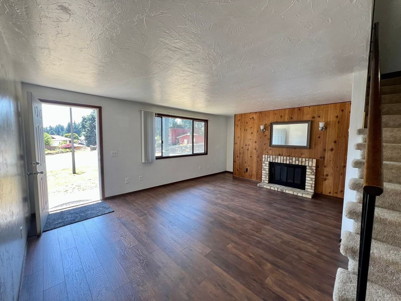 1421B Lapush Way Ne #B - Photo 3 of 23