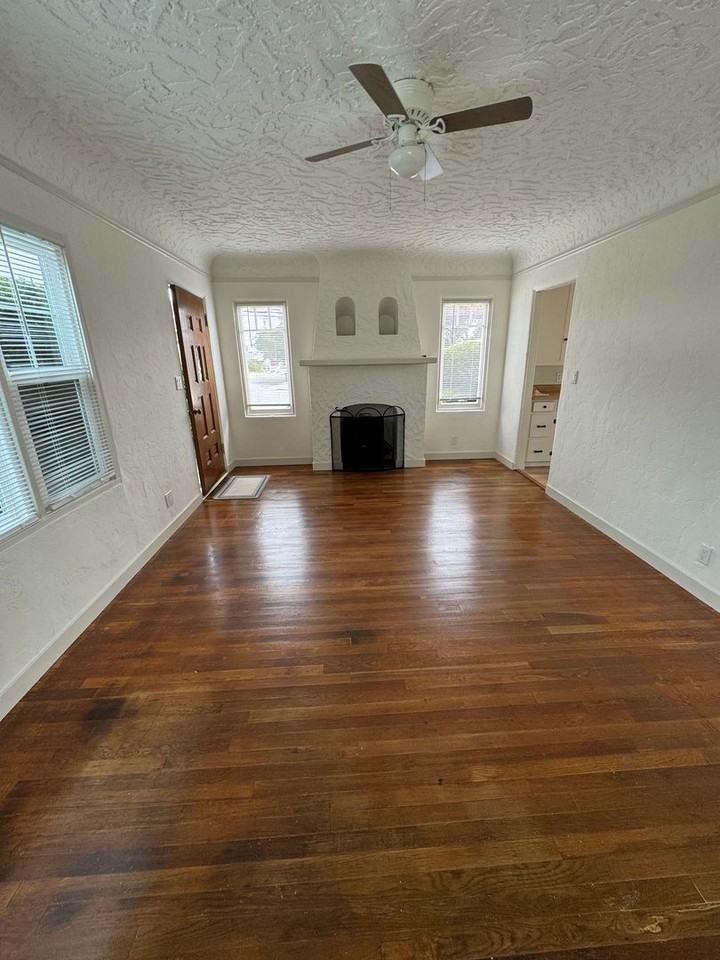 401 Willow St - Photo 4 of 13