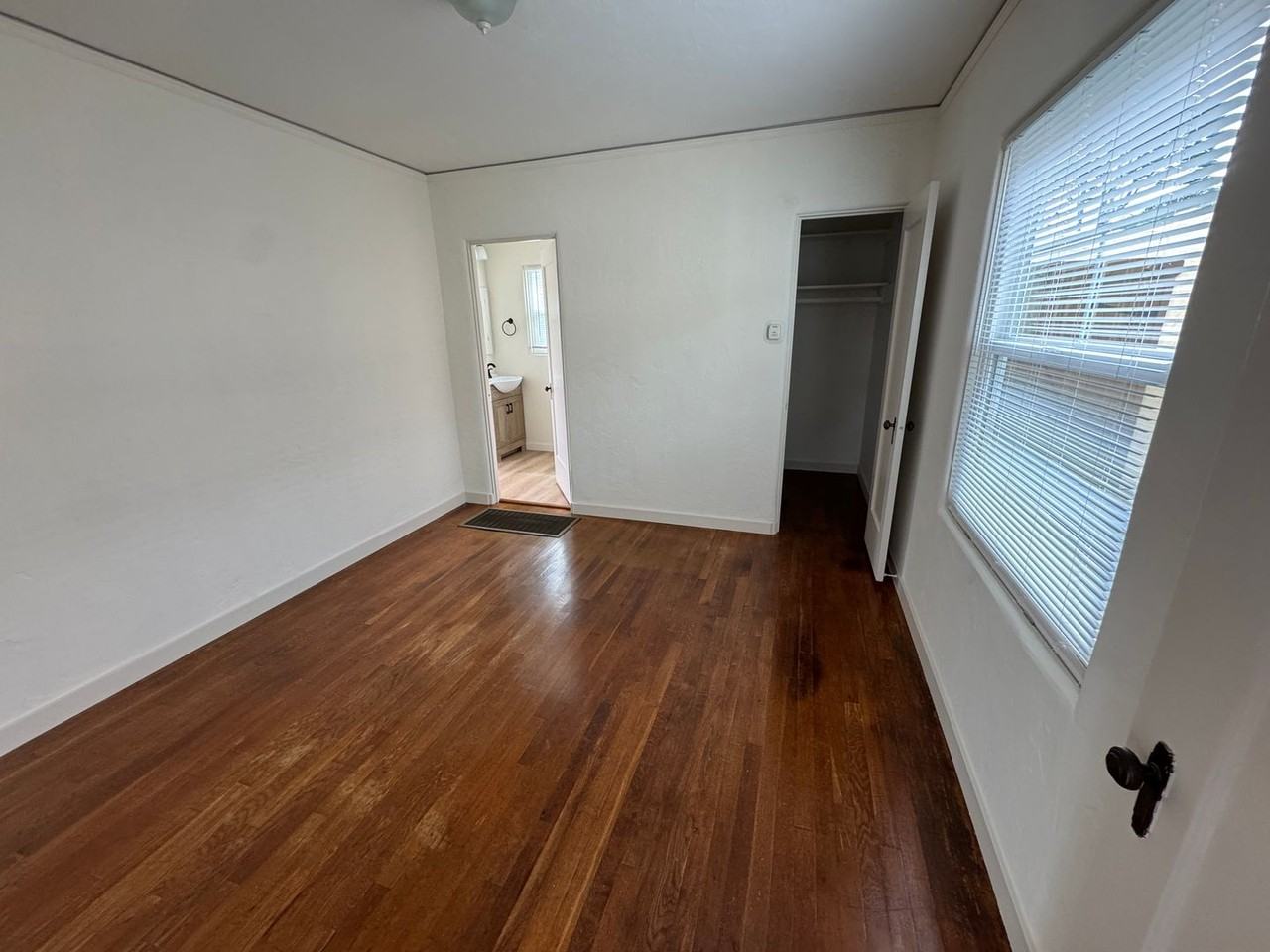401 Willow St - Photo 5 of 13