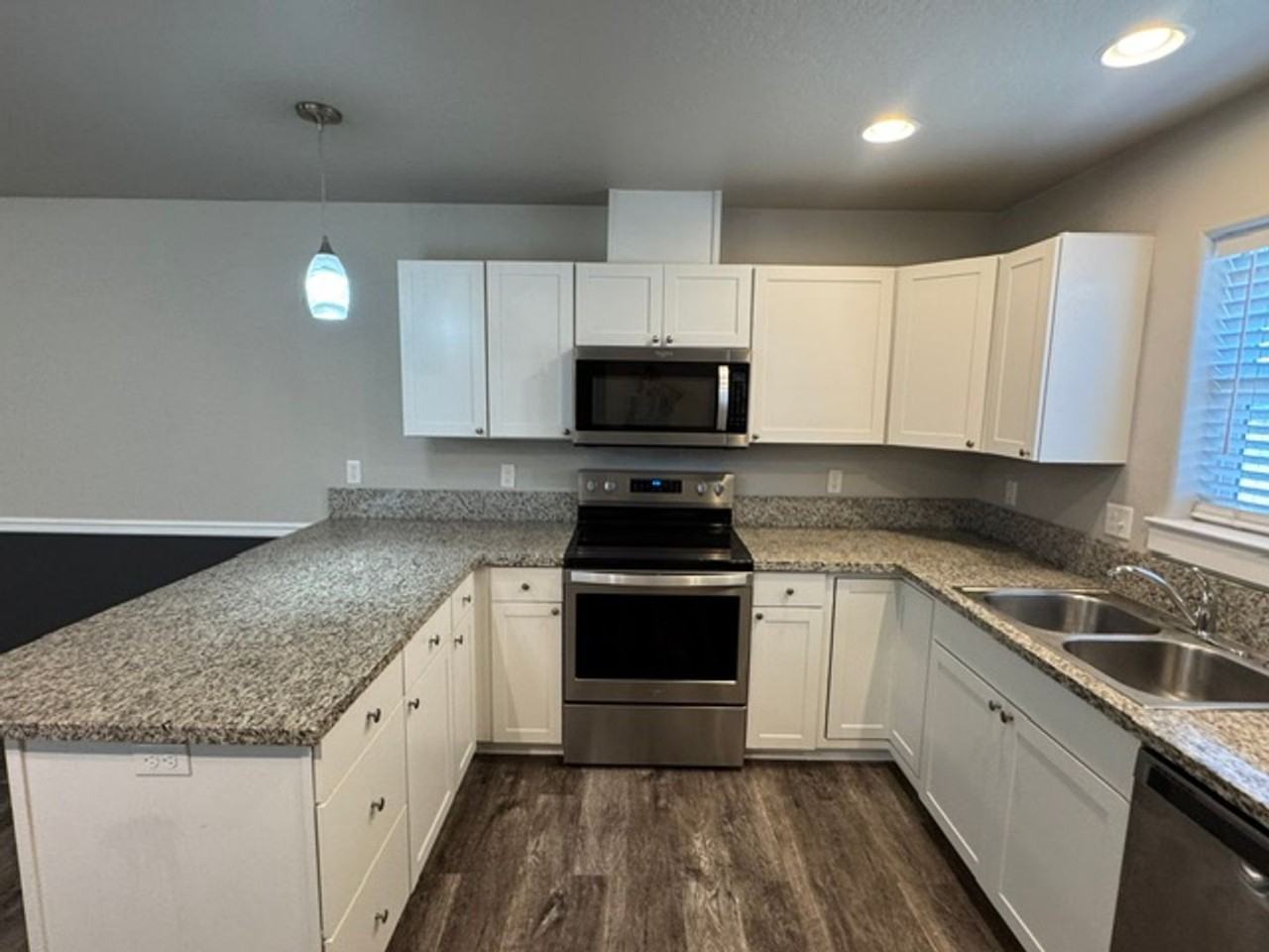 7833 Jacqueline Way - Photo 3 of 21