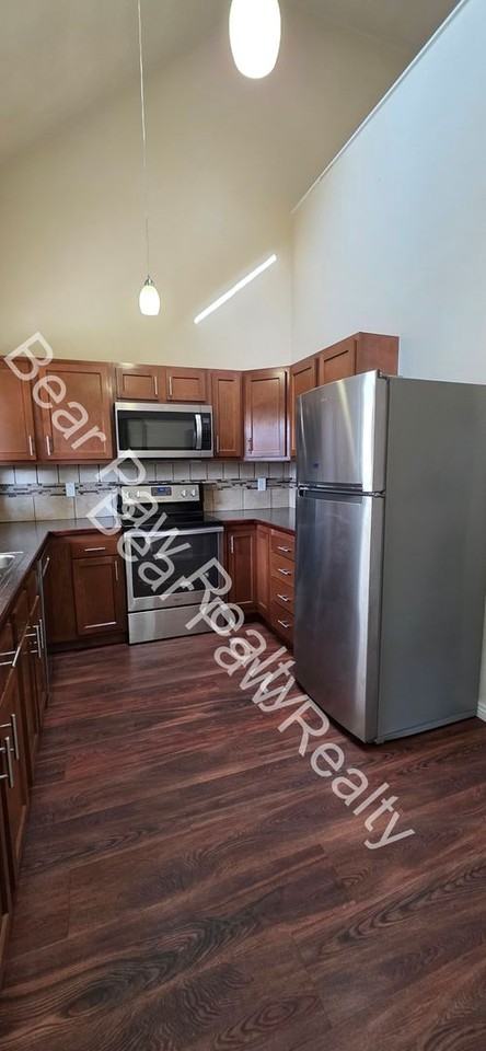 322 Hacienda Ct - Photo 4 of 20