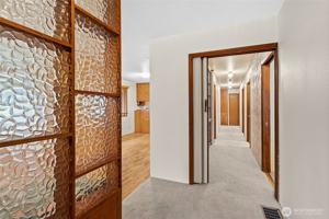 featured image of 501 N Oak St