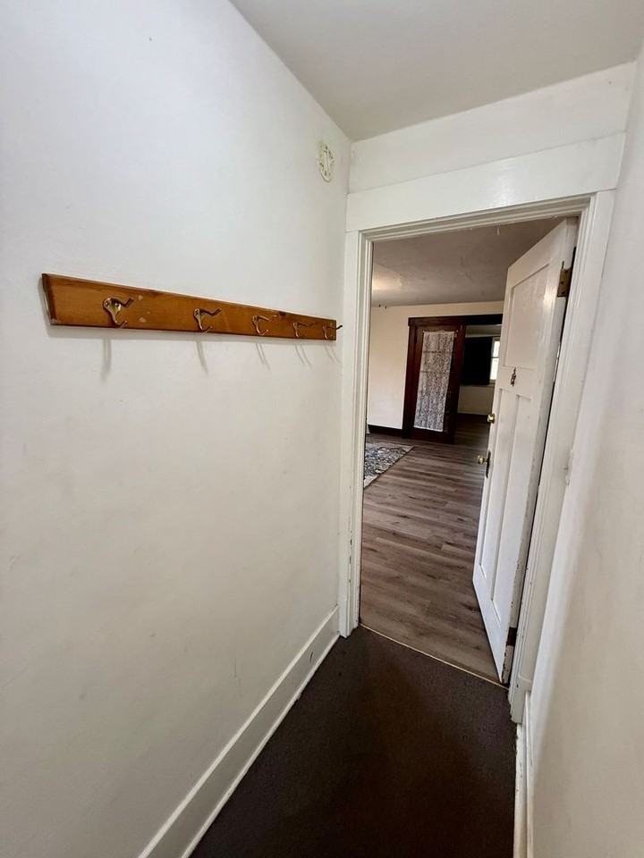 627 627 Prospect Ave - Top Floor (3rd Floor) - Photo 5 of 21