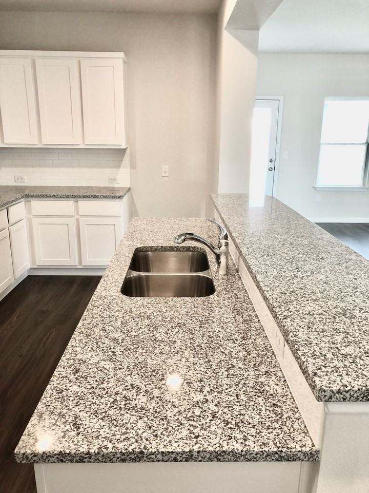 9912 Dalliance Ln - Photo 6 of 38