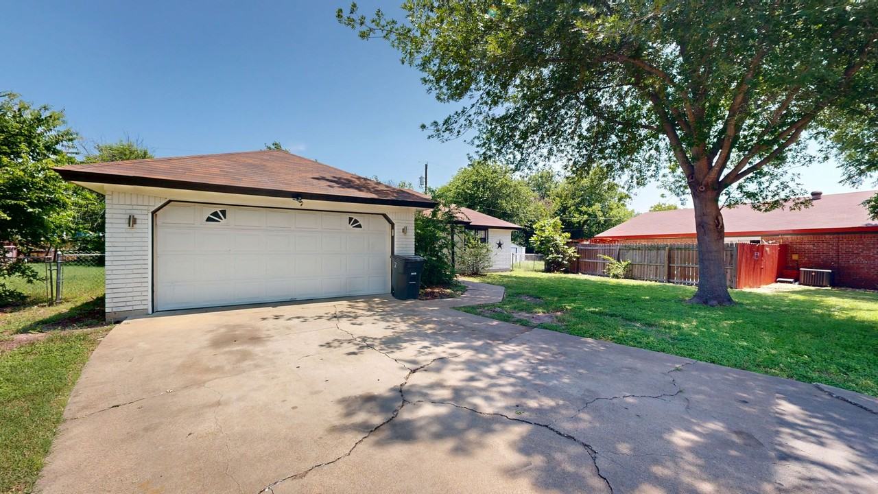 2603 Lu Cir - Photo 2 of 20