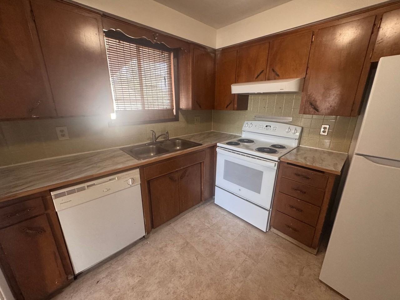 1228 E North Ave - Photo 5 of 10