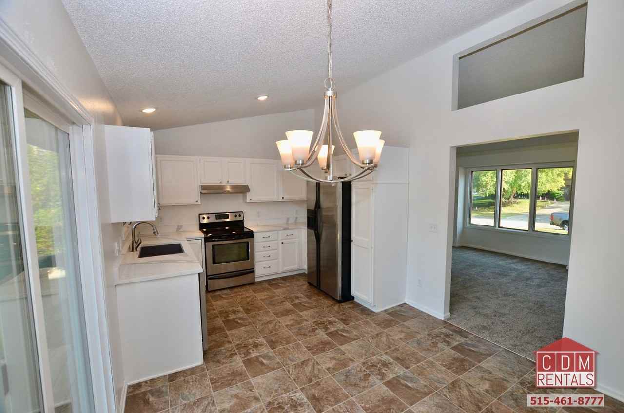 632 53rd St - Photo 5 of 18
