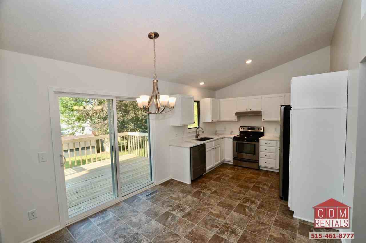 632 53rd St - Photo 6 of 18
