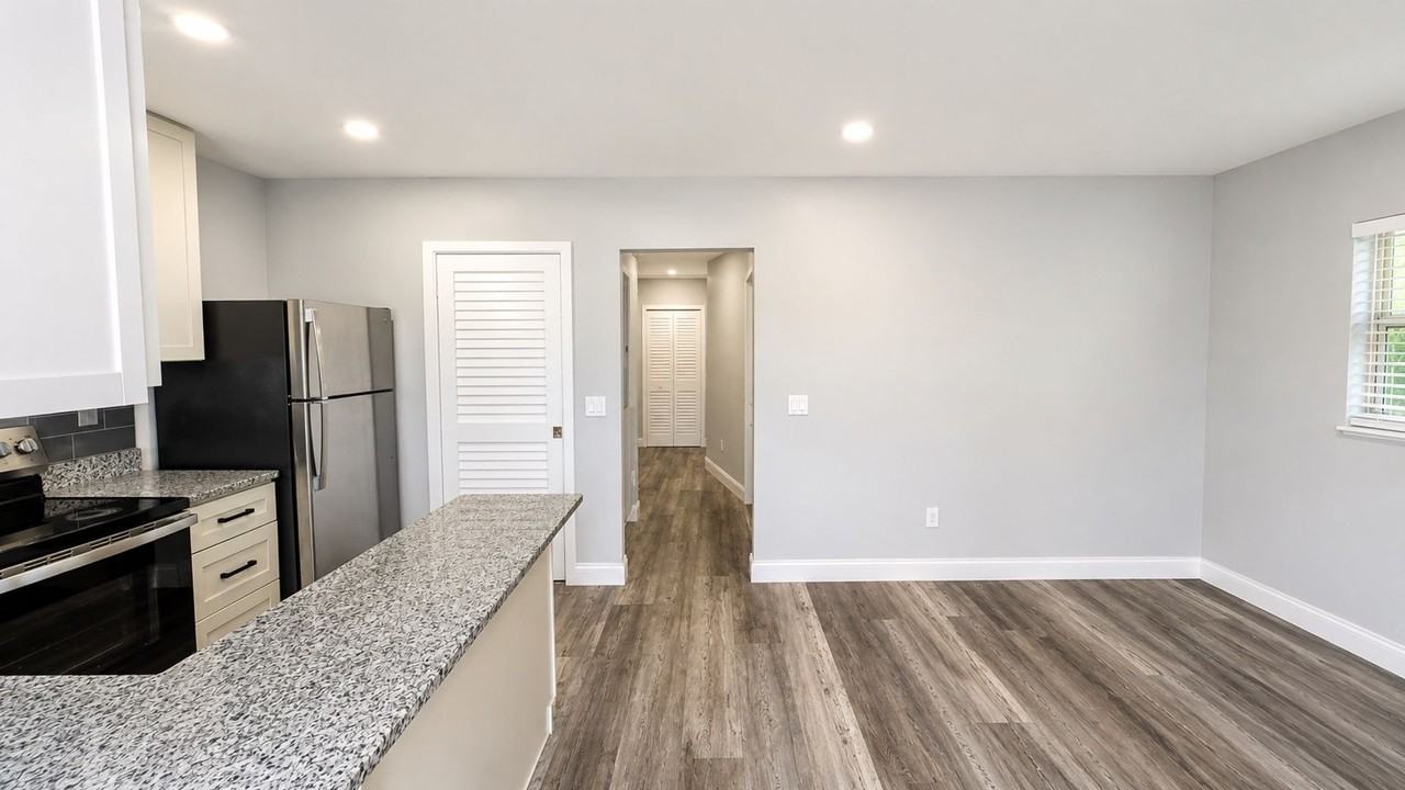 2728 Goodrich Ave - Photo 3 of 20