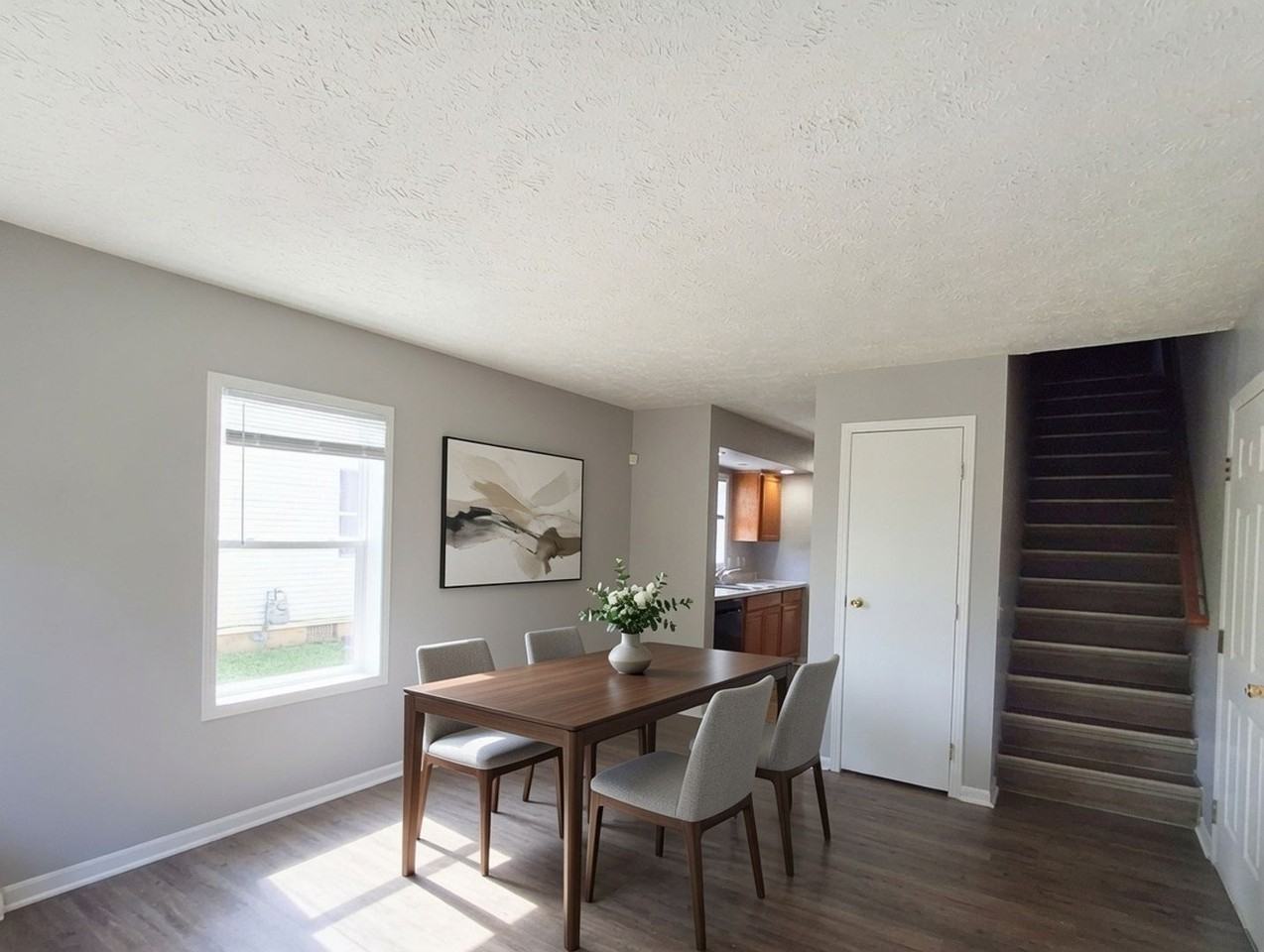 127 E Mulberry St - Photo 4 of 17