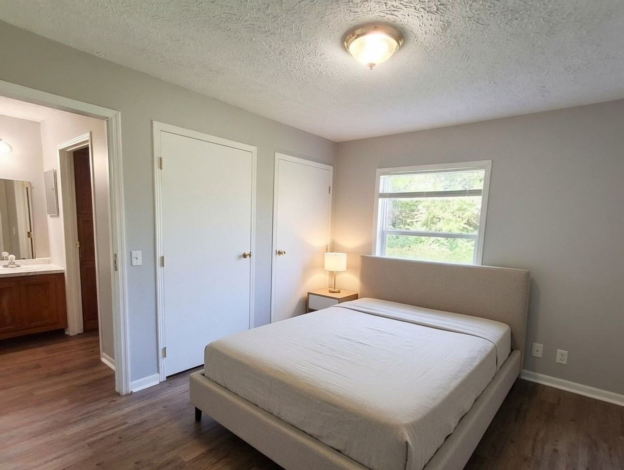 127 E Mulberry St - Photo 6 of 17