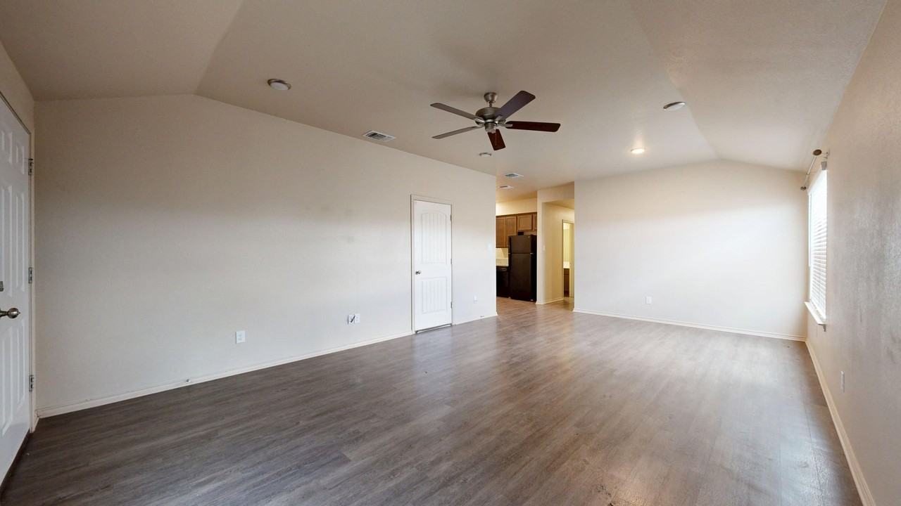 1717 Clovis Dr #A - Photo 4 of 19