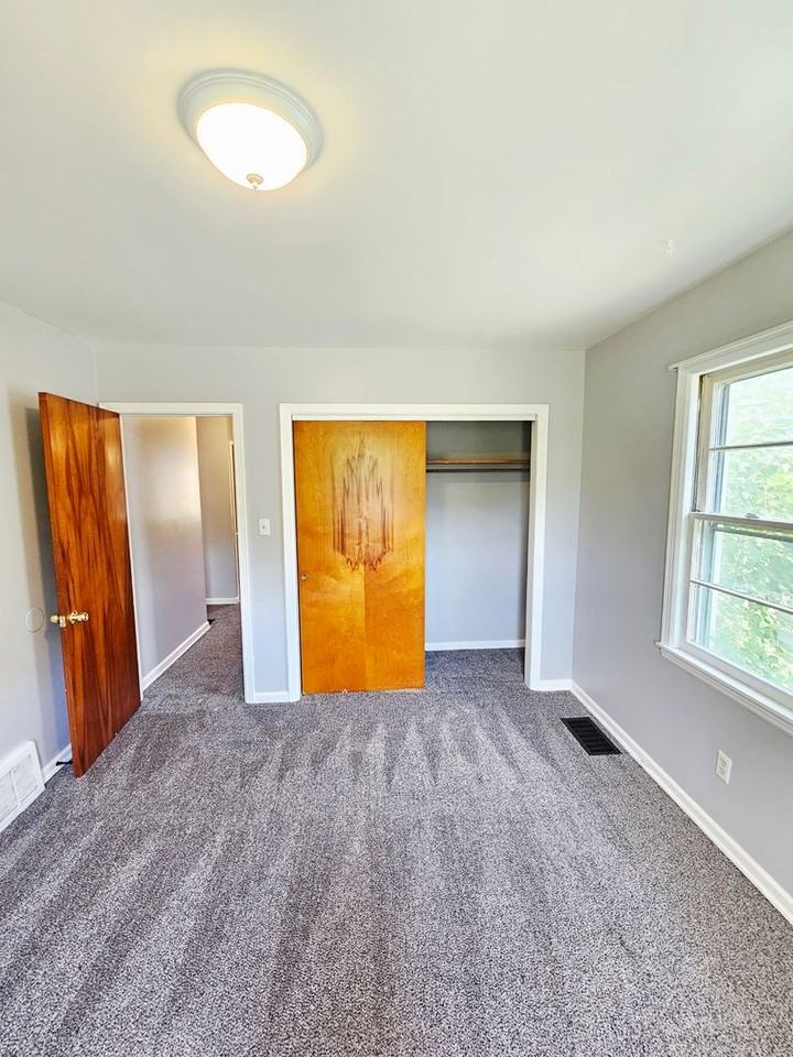 2942 Atwood Ter - Photo 7 of 26
