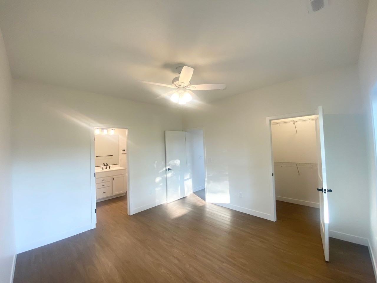 304 S Elm St - Photo 6 of 12