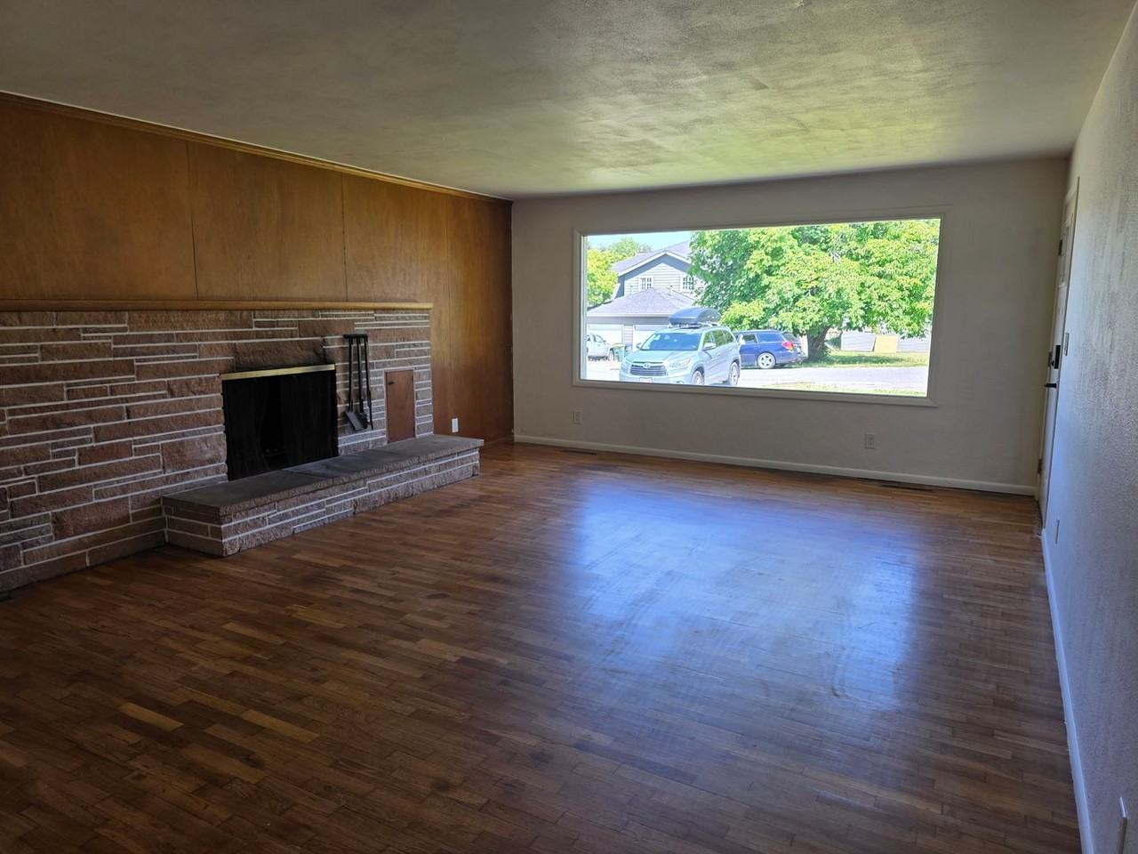 1315 Pacific St - Photo 3 of 14