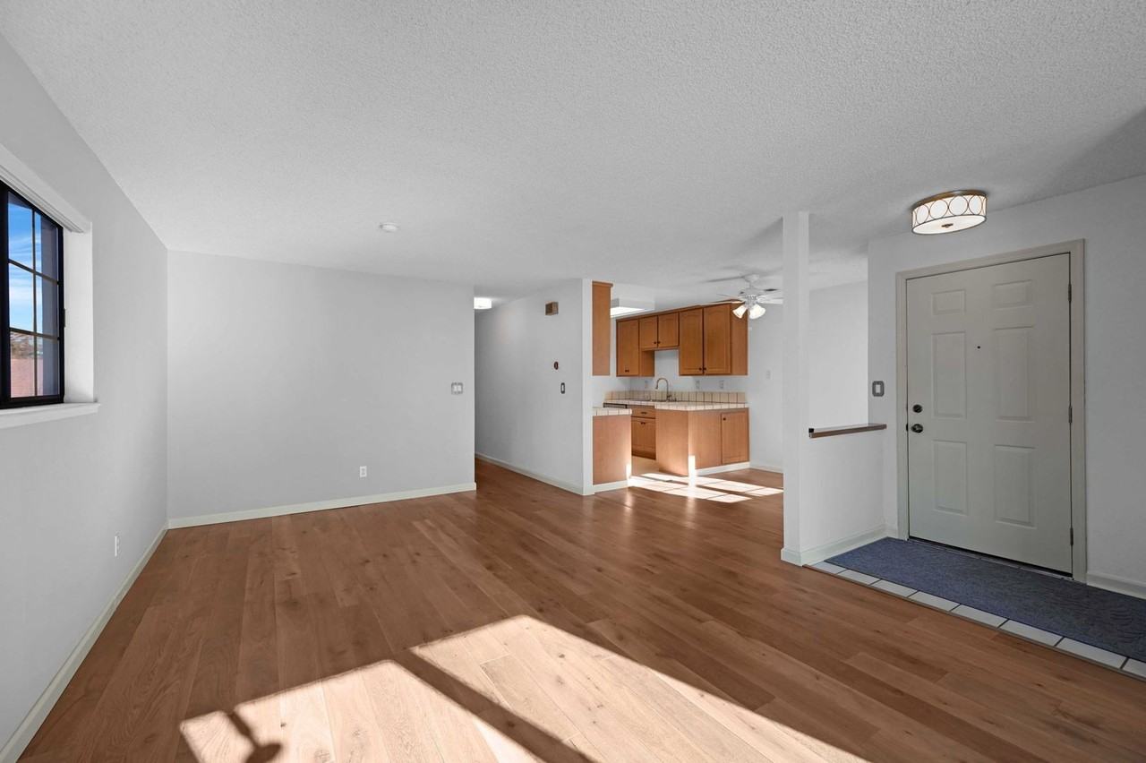 3000 Fostoria Cir - Photo 4 of 27